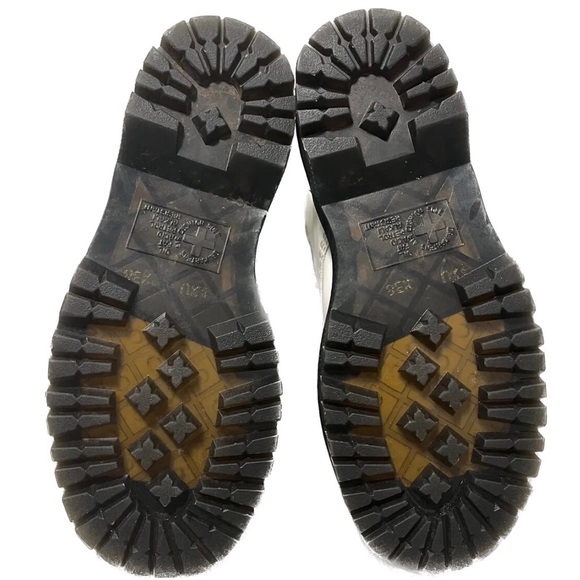 Dr Martens Women’s Air Wair Combat Boots - Picture 8 of 8